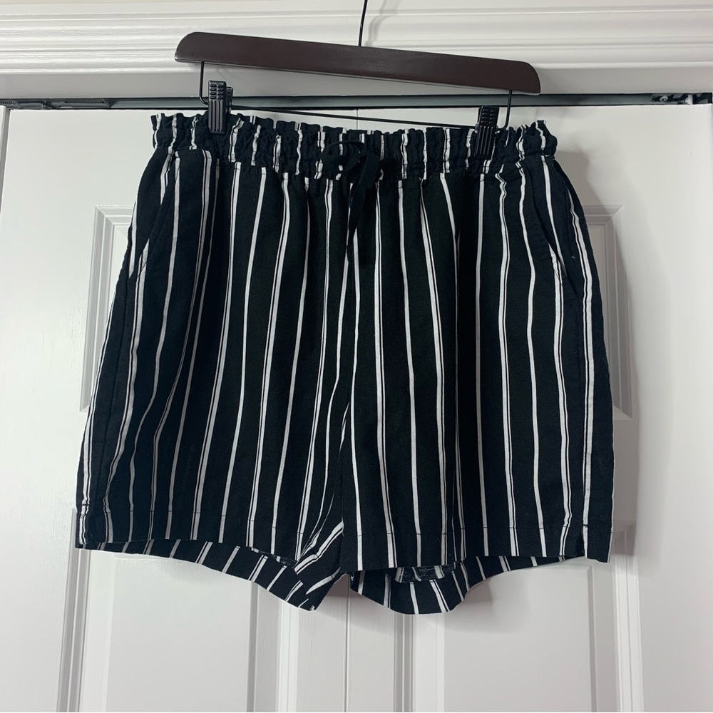 JACHS Girlfriend Black and White Striped Shorts Size XL